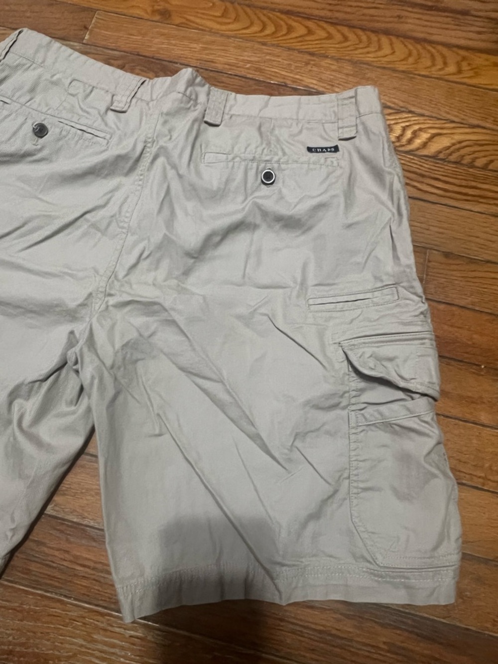 Chaps Men's Cargo Shorts in Khaki Tan - Picture 4 of 5